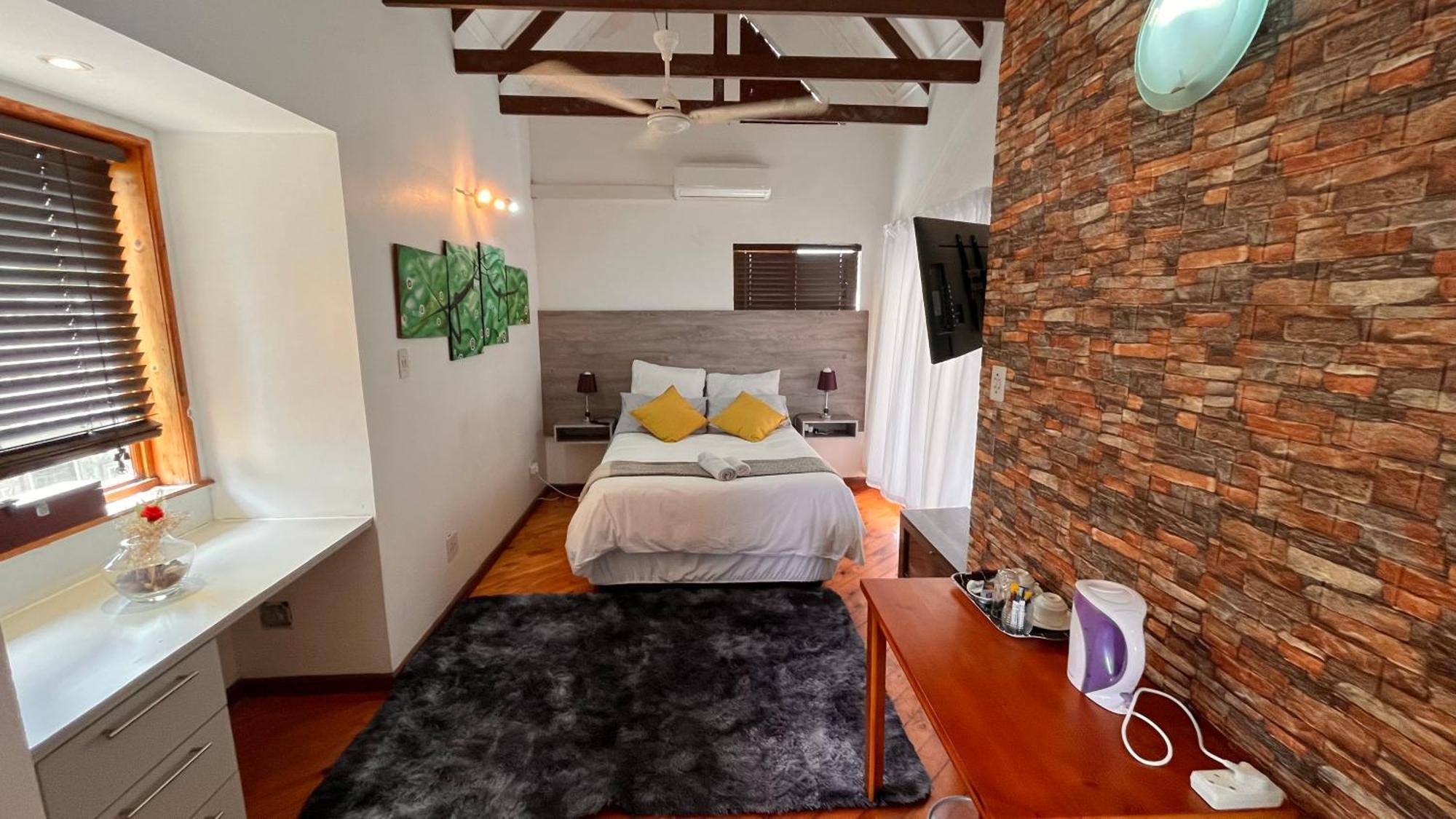 The Wood House Hotel Empangeni Exterior photo